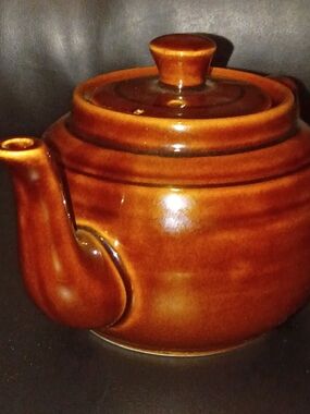 Brown Ceramic Teapot - Classic Glazed Tea Pot